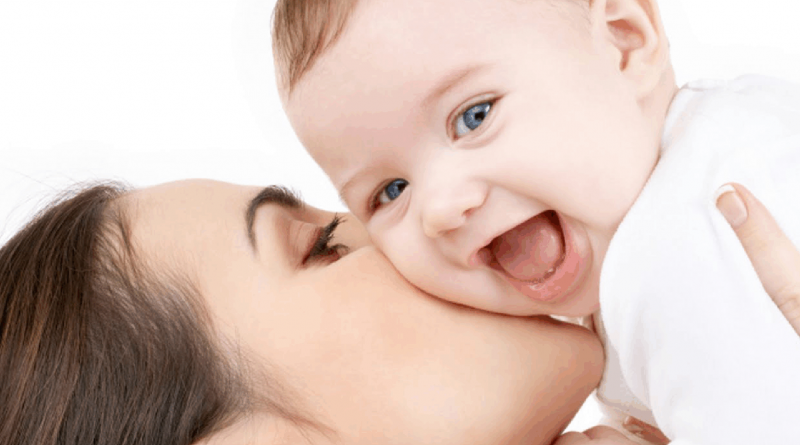 Bú mẹ sẽ giúp trẻ nhận thức tốt và thông minh hơn trẻ bú sữa công thức