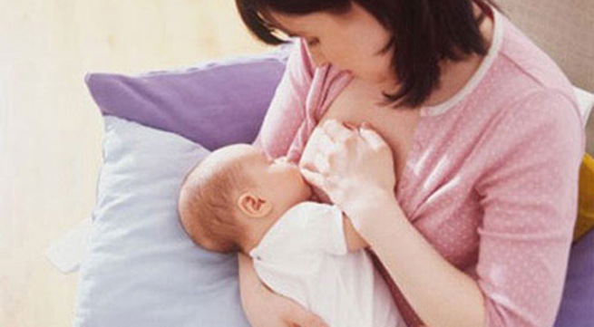 Cho con bú mẹ sẽ giảm nguy cơ mắc bệnh ung thư vú và buồng trứng