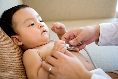 Trẻ sơ sinh bị viêm phổi là bệnh lý rất phổ biến