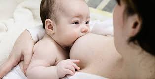 Sữa mẹ rất tốt cho sự phát triển của trẻ sơ sinh và trẻ nhỏ