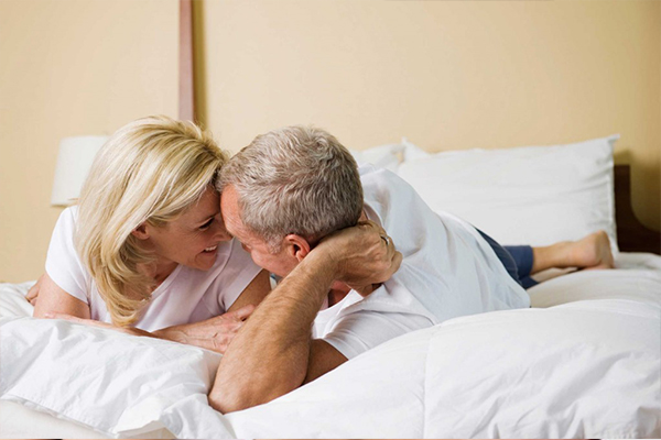 Khả năng tình dục của phụ nữ sau 50 tuổi bị suy giảm do thiếu hụt nội tiết tố 