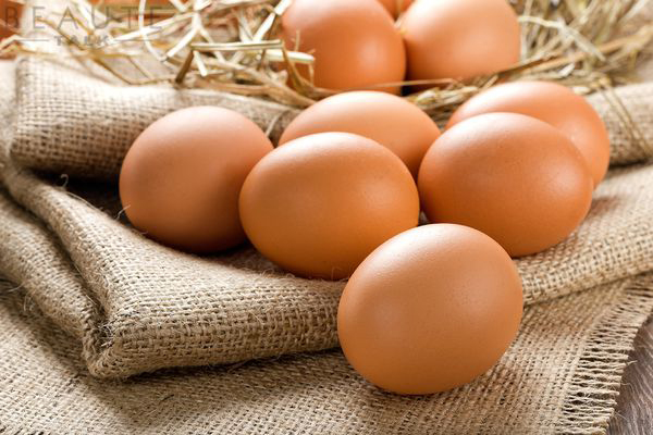 Trứng gà giàu vitamin và khoáng chất giúp bồ bổ cơ thể cho nam giới 